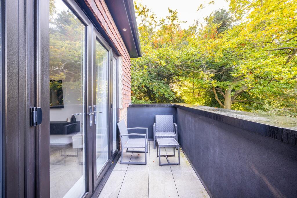 Additional image 4 of Golf Side Mews, Coulsdon, CR5