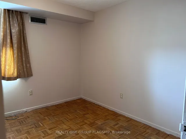 Additional image 16 of 10 Tobermory Dr Unit 904