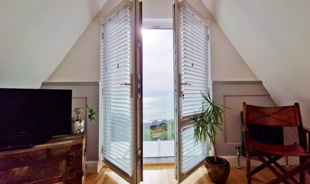 Additional image 33 of The Beach House, Green Lane, Walton On The Naze