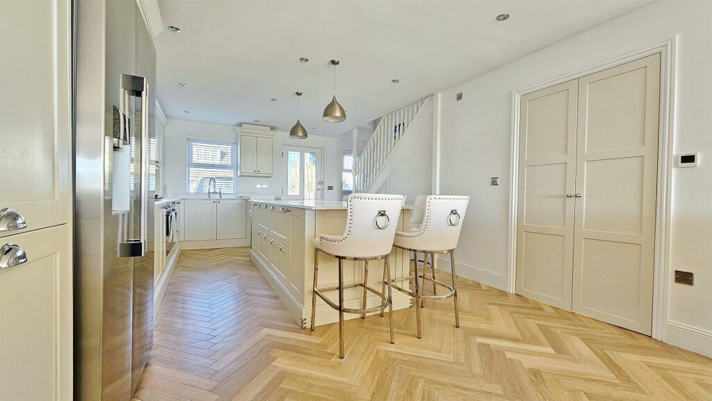 Additional image 3 of Green Lane, Walton On The Naze