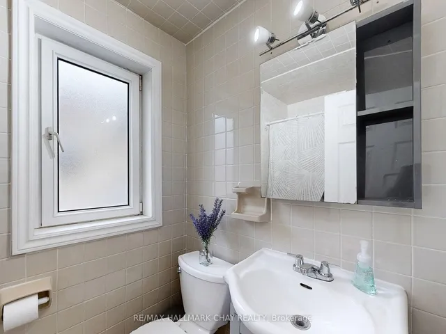 Additional image 23 of 16 Edinborough Crt