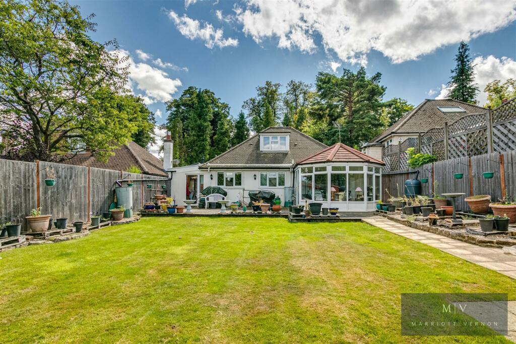 Additional image 3 of Mountwood Close, South Croydon