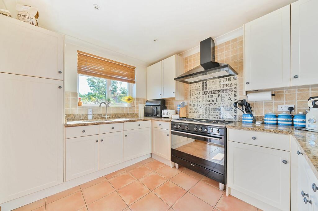 Additional image 8 of Gresham Avenue, Warlingham, CR6