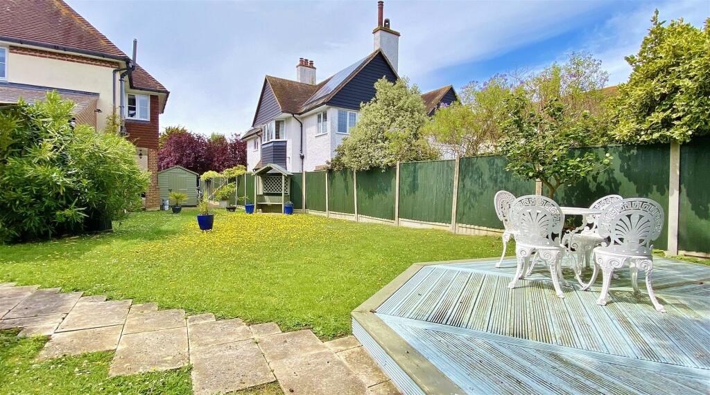 Additional image 33 of Third Avenue, Frinton-On-Sea