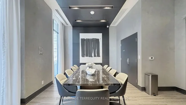 Additional image 27 of 609 Avenue Rd Unit 906