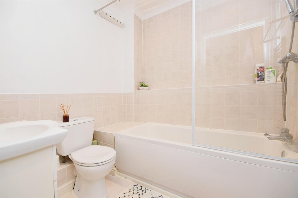 Additional image 9 of Station Approach, Braintree