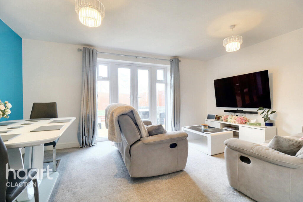 Additional image 2 of Hamford Crescent, Walton on the naze