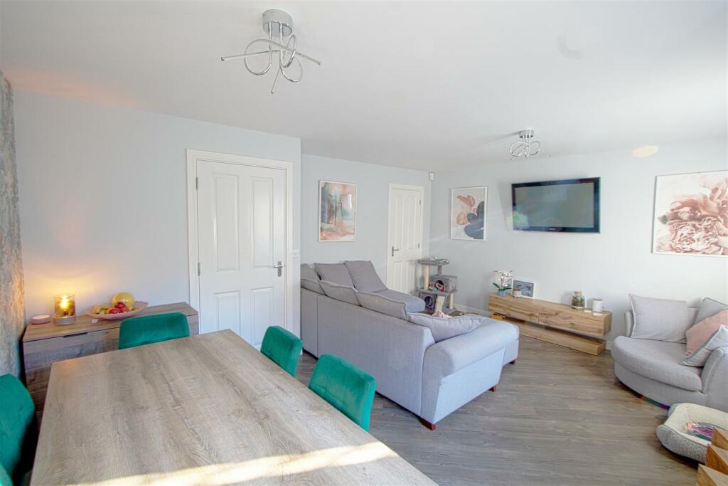 Additional image 2 of Rosebay Avenue, Billericay