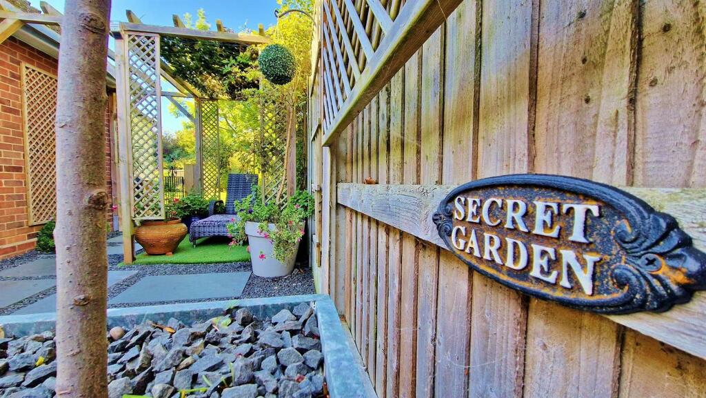 Additional image 25 of Old Parsonage Way, Frinton-On-Sea