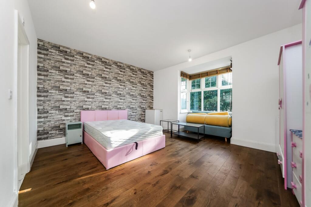 Additional image 40 of Hart Road, Harlow