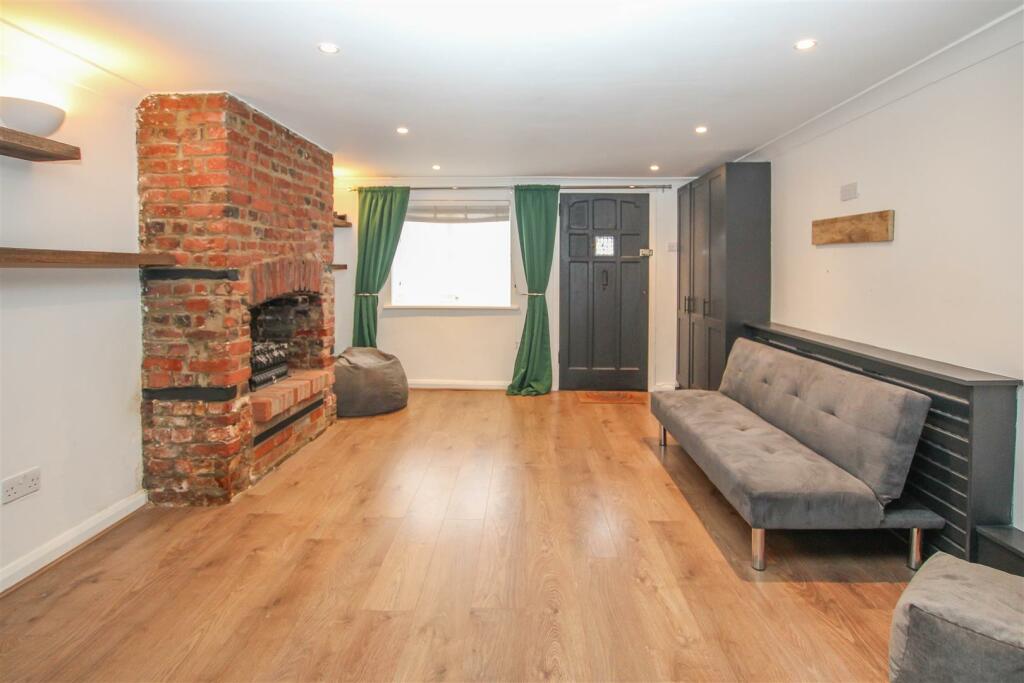 Additional image 6 of Cricketers Row, Herongate, Brentwood