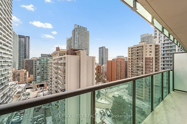 Additional image 18 of 70 Roehampton Ave Unit 1122