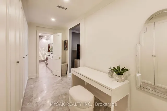 Additional image 7 of 2045 Lake Shore Blvd Unit 4504