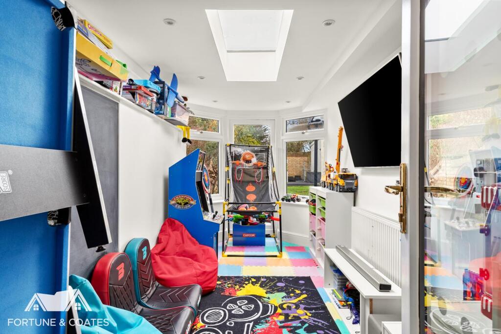 Additional image 12 of Parkfields, Roydon, Harlow