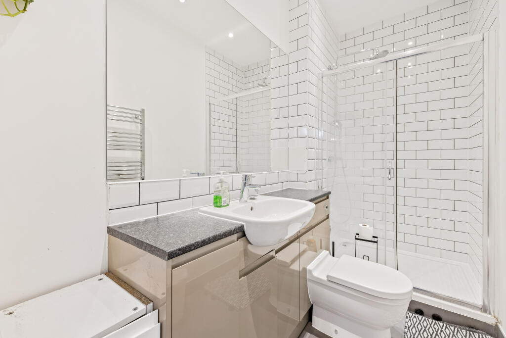 Additional image 10 of Ref: EL - Whyteleafe Hill, Whyteleafe, CR3 0FA