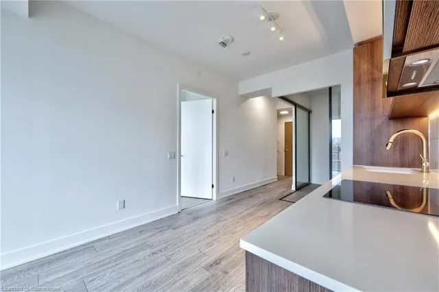 Additional image 8 of 1285 Queen St Unit 514