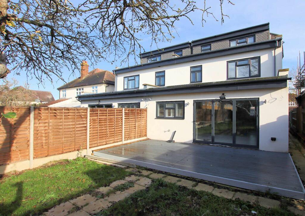 Additional image 4 of The Glade, Shirley