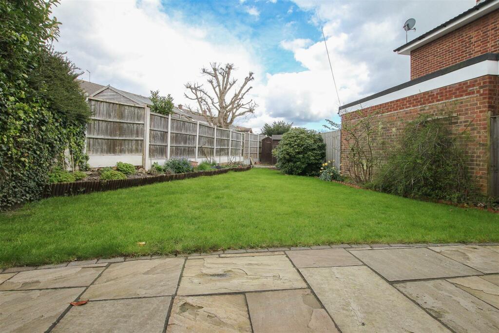 Additional image 21 of Kiln Field, Hook End, Brentwood