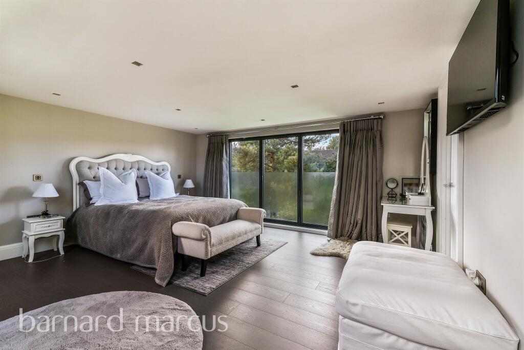 Additional image 11 of Elmfield Way, South Croydon