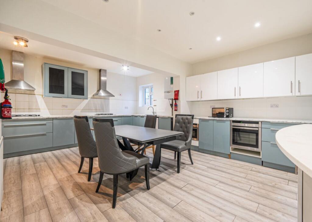 Additional image 2 of 1 Hart Road, Harlow, Essex, CM17 0HL