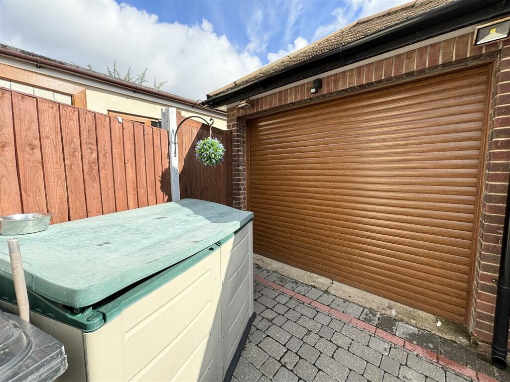 Additional image 47 of Thorndon Avenue, West Horndon, Brentwood