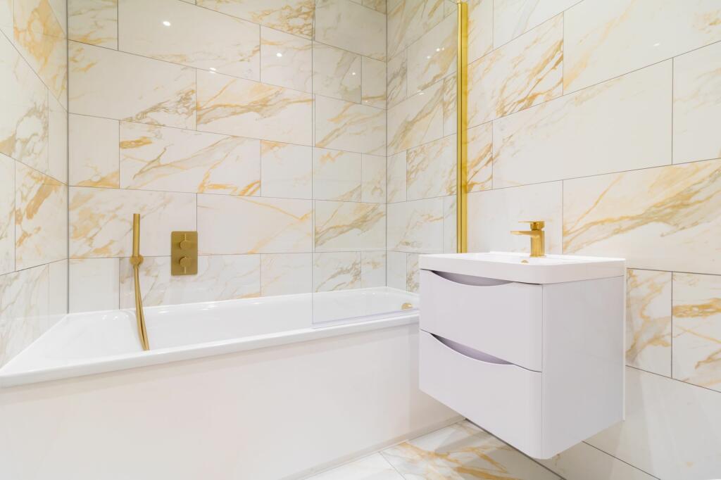 Additional image 4 of 44 The Green, Surrey, CR6