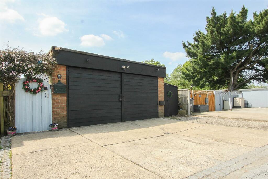 Additional image 31 of Mores Lane, Bentley, Brentwood