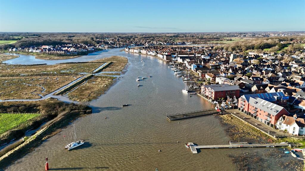Additional image 16 of River Facing, Wivenhoe