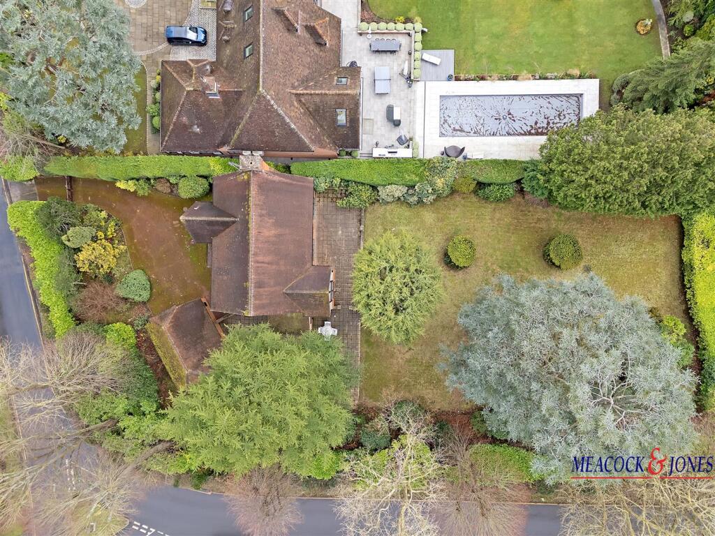 Additional image 33 of Roundwood Avenue, Hutton Mount, Brentwood