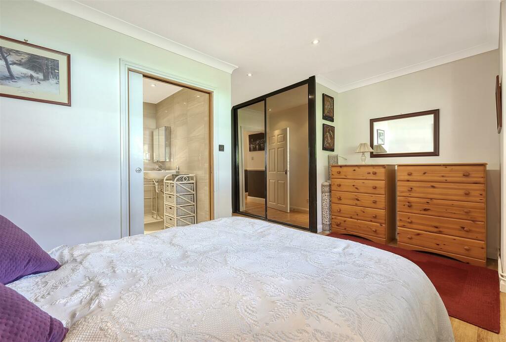 Additional image 25 of Hamlet Hill, Roydon: Spacious Detached Bungalow with Pool