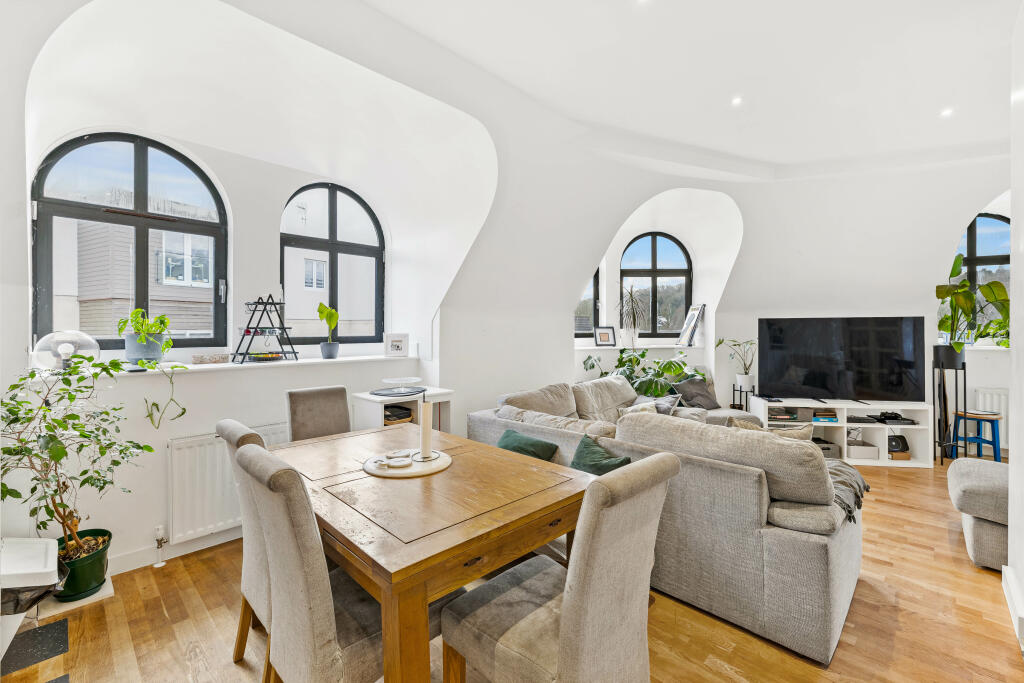 Additional image 13 of Ref: EL - Whyteleafe Hill, Whyteleafe, CR3 0FA