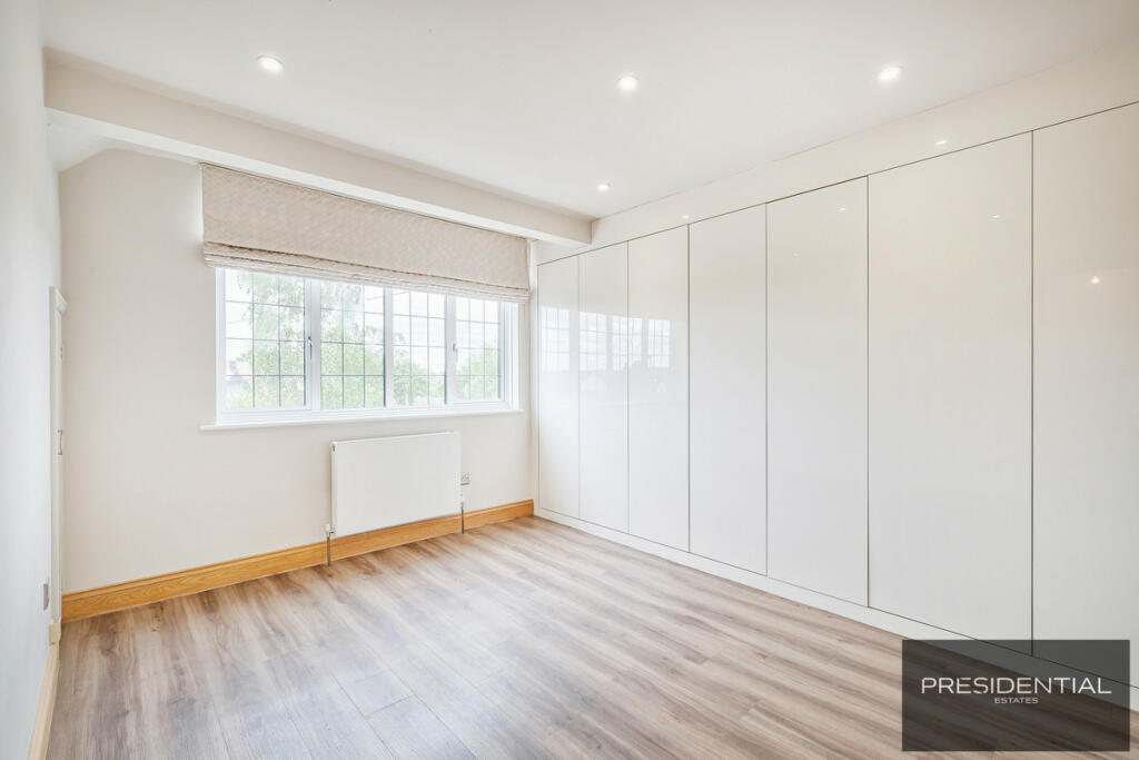 Additional image 18 of Dukes Avenue, Theydon Bois, CM16