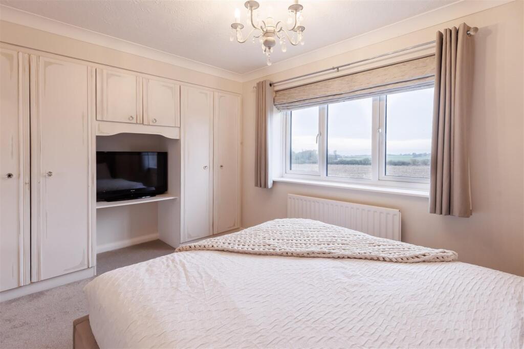 Additional image 16 of Green Close, Epping Green, Epping