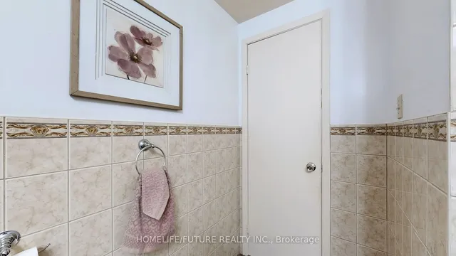 Additional image 32 of 16 Chad Cres