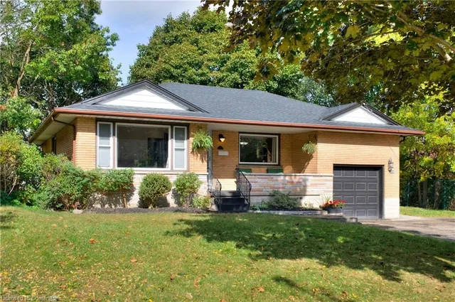 Additional image 3 of 42 Acacia St