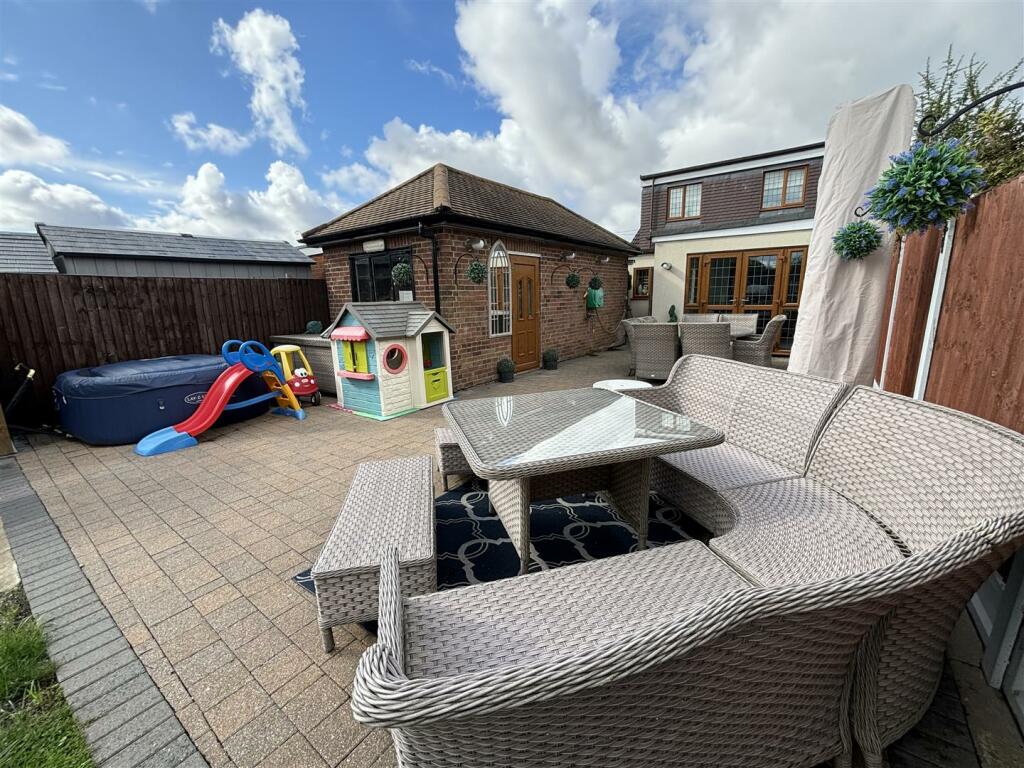 Additional image 37 of Thorndon Avenue, West Horndon, Brentwood