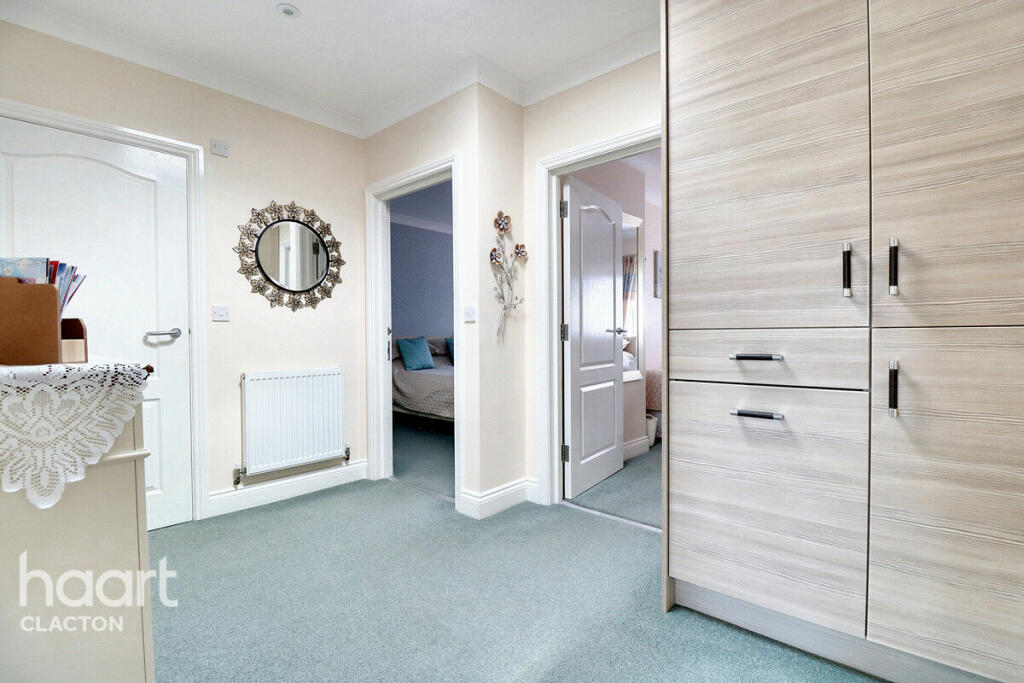 Additional image 31 of Marine Parade East, Clacton-On-Sea