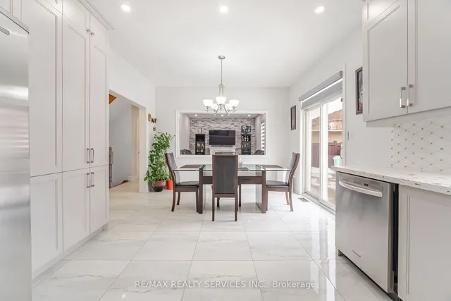 Additional image 10 of 4 Runnymede Cres