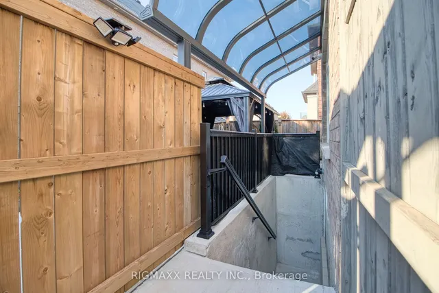 Additional image 28 of 53 Lola Cres