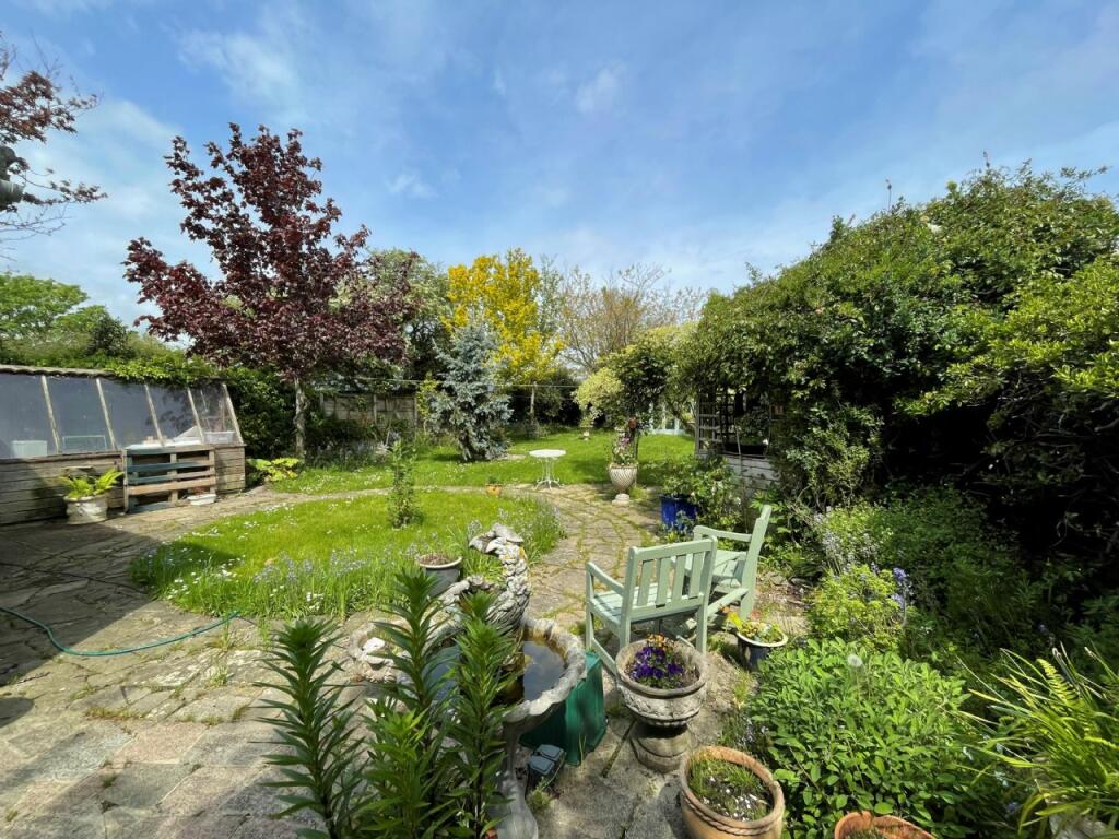 Additional image 3 of CLIFF WAY, FRINTON-ON-SEA