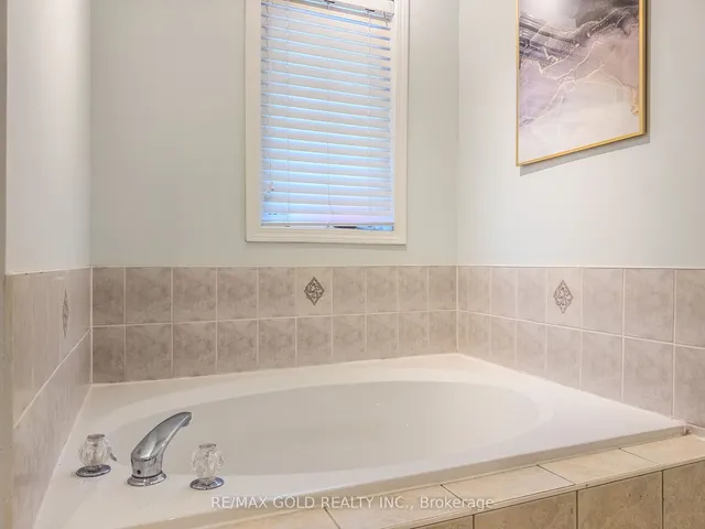 Additional image 14 of 21 Milkweed Cres