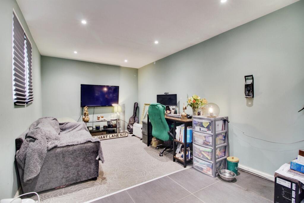 Additional image 14 of Ram Gorse, Harlow