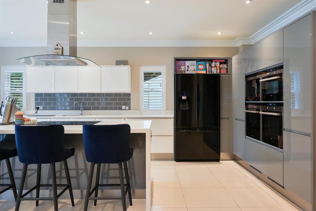 Additional image 6 of High Oaks Close, Coulsdon