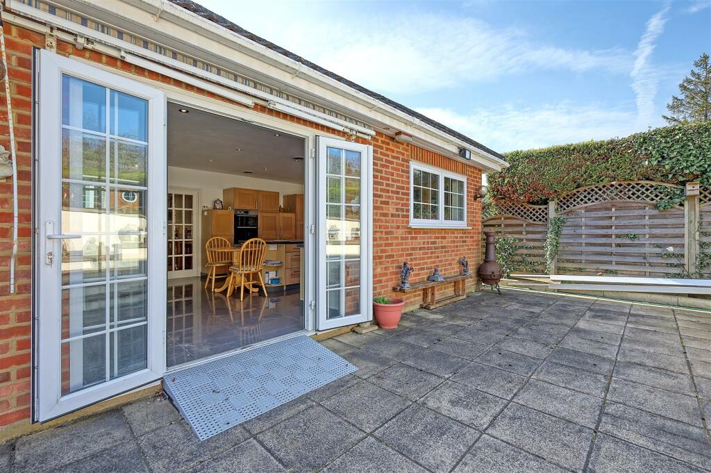 Additional image 16 of Hamlet Hill, Roydon: Spacious Detached Bungalow with Pool