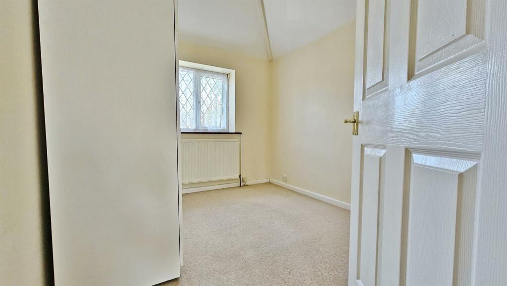 Additional image 20 of First Avenue, Walton On The Naze