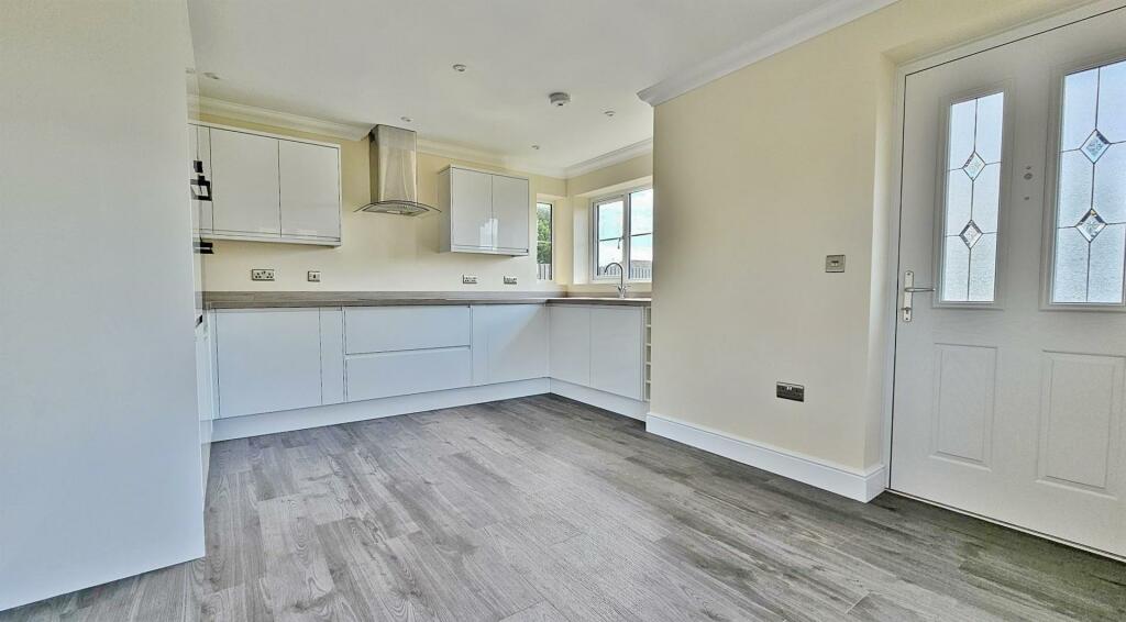 Additional image 4 of Fifth Avenue, Frinton-On-Sea