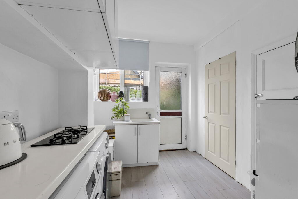 Additional image 13 of Salmons Lane West, Caterham, CR3 5LT