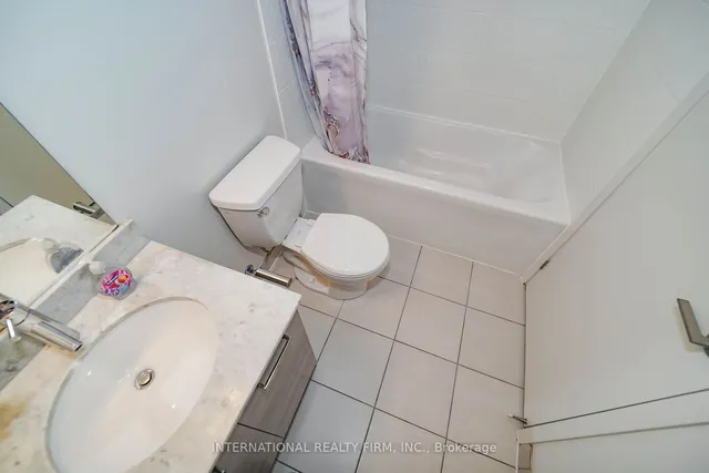 Additional image 18 of 36 Lisgar St Unit LPH16E