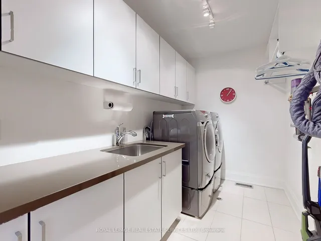 Additional image 29 of 696 Glengrove Ave