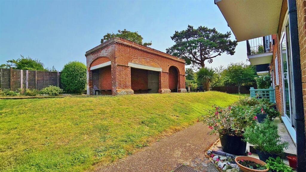 Additional image 13 of Louise Close, Walton On The Naze